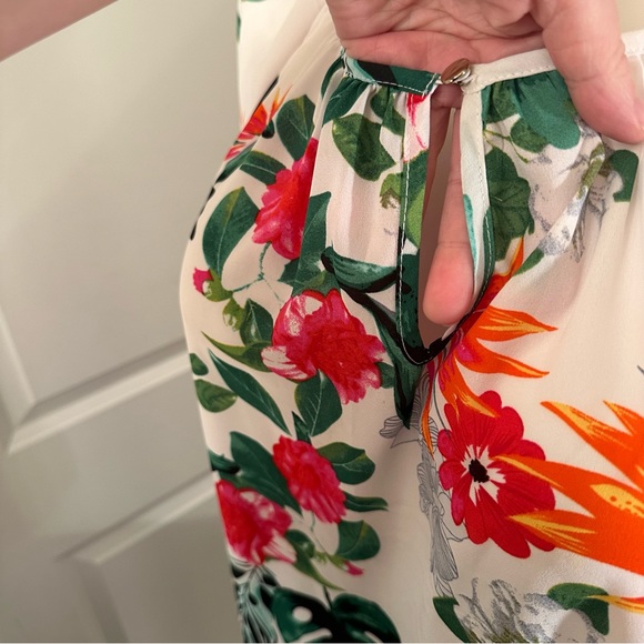 Premise Studio 3/4 sleeve top. Size 1X top. Plus size top. Tropical print blouse - Picture 6 of 9